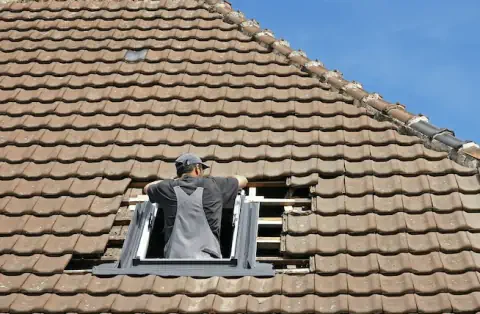Pose de velux - Maison-Rouge